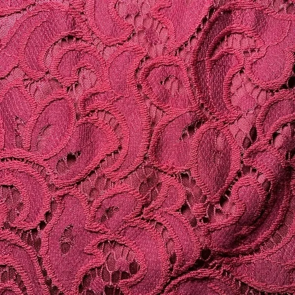 Laundry by Shelli Segal Elegant Lace Burgundy Cap Sleeve Top - Picture 16 of 16